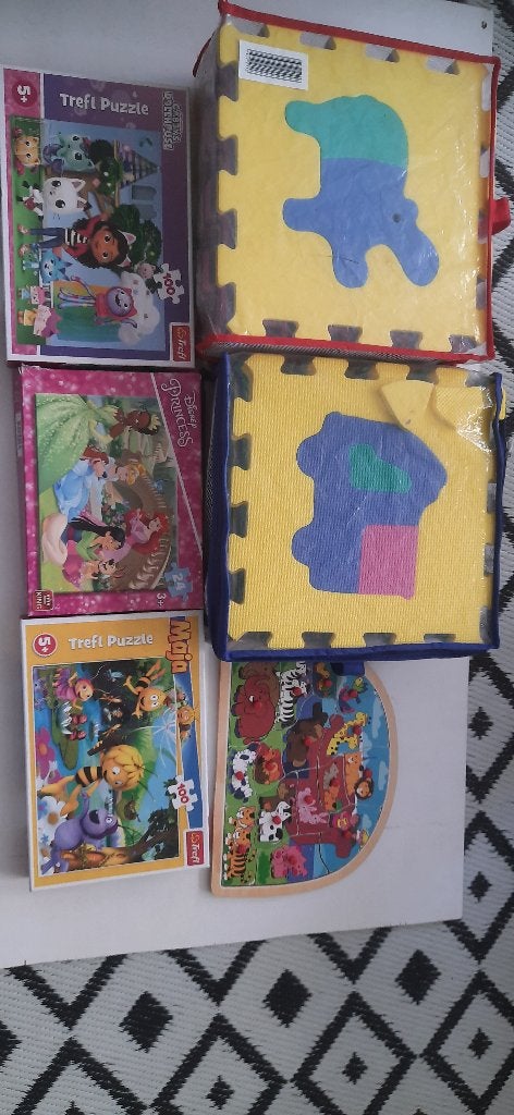 Puzzles foam and card, Ophalen, Minder dan 500 stukjes, Zo goed als nieuw, Puzzelboek