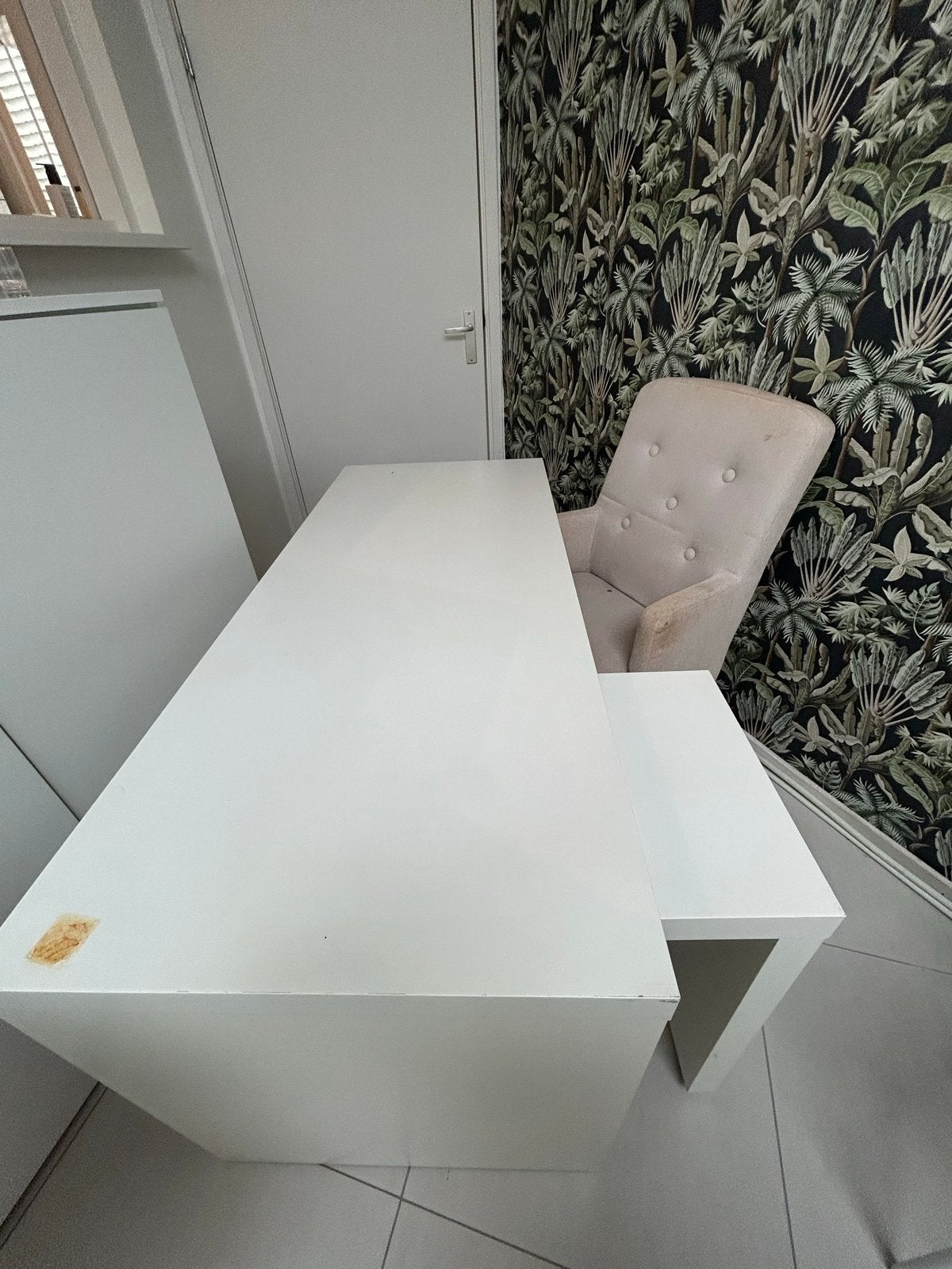 Wit bureau met opbergruimte en beige stoel, Ophalen, Opzetstuk, Gebruikt, Spaanplaat of MDF