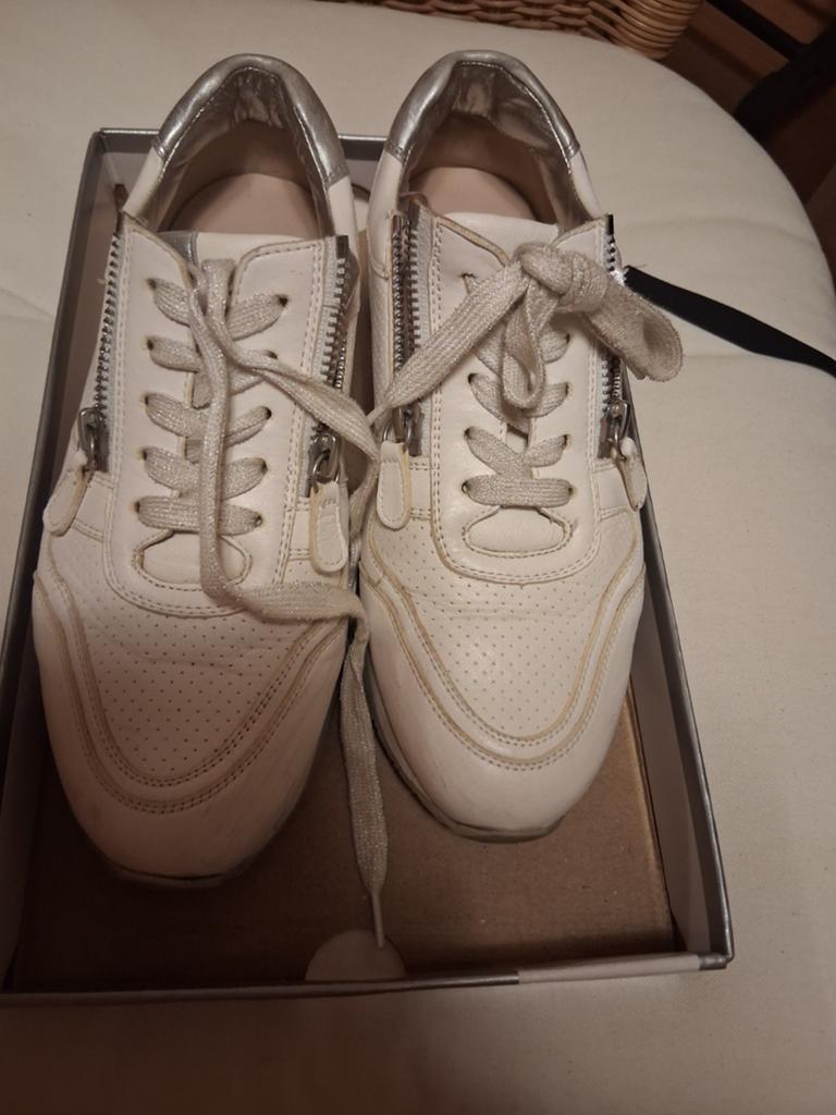 Hassia sneakers maat 4.5 (37.5) wit met ritsen, Wit, Sneakers of Gympen, Gedragen, Ophalen
