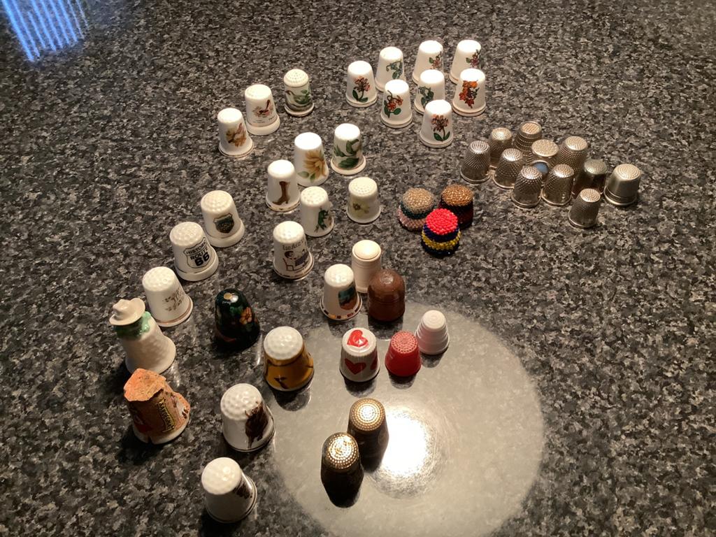 Vingerhoedjes 48 stuks, Verzamelen, Vingerhoedjes, Ophalen of Verzenden, Zo goed als nieuw