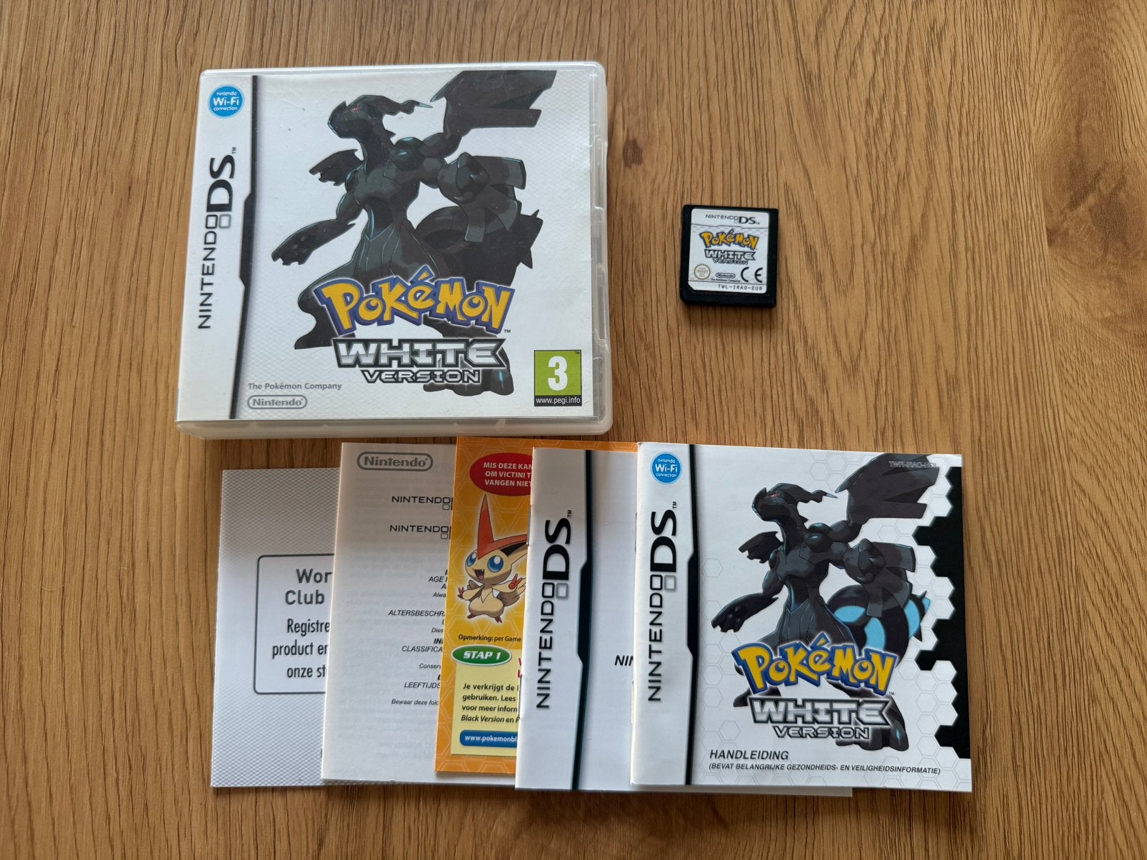 Pokemon white CIB, Spelcomputers en Games, Games | Nintendo DS, Avontuur en Actie, 1 speler, Ophalen of Verzenden, Zo goed als nieuw