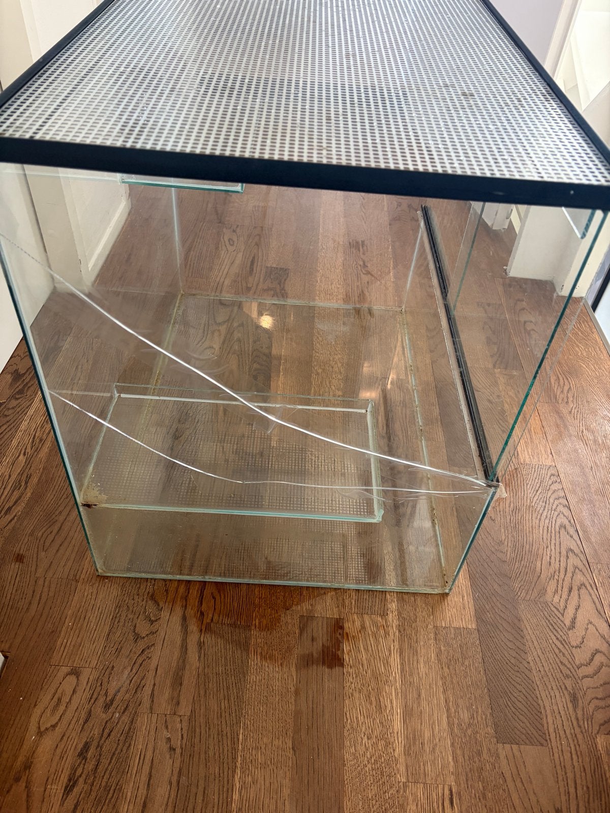 Te koop terrarium met barst aan linkerzijde, Ophalen, Gebruikt, Overige typen