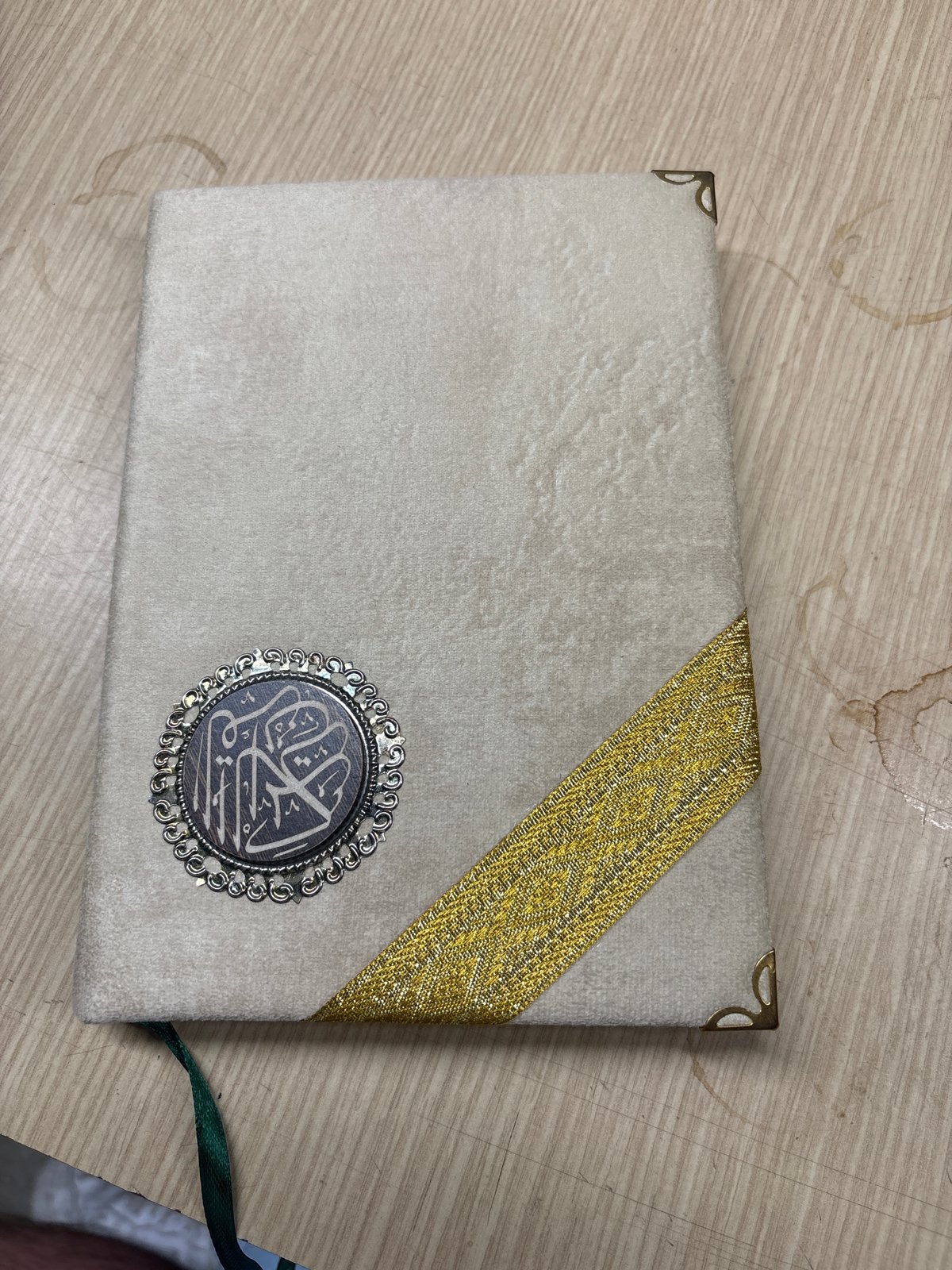 Luxe Koran in fluwelen kaft met gouden accenten, Ophalen of Verzenden, Zo goed als nieuw, Islam