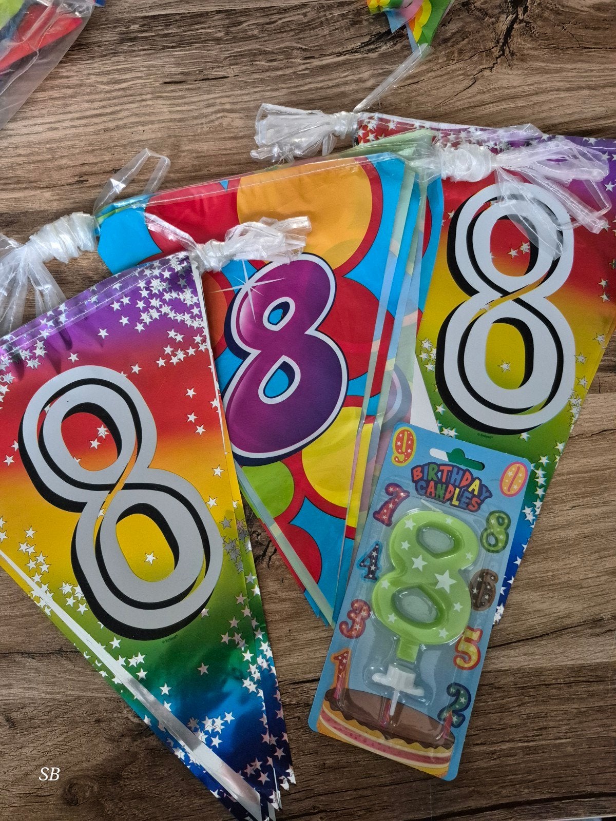 Verjaardagsversiering 8 jaar: Slingers en Kaarsje, Hobby en Vrije tijd, Ophalen, Nieuw, Versiering, Verjaardag