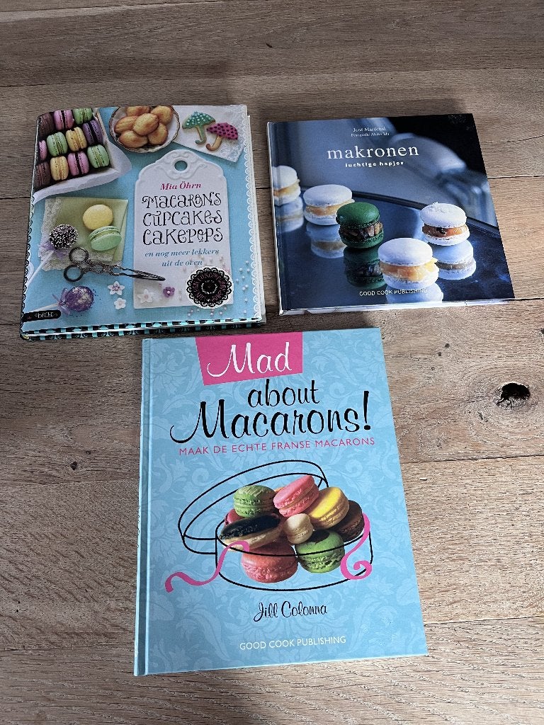 macarons cupcakes cakepops & mad about macarons & makronen, Boeken, Ophalen of Verzenden, Nieuw, Taart, Gebak en Desserts