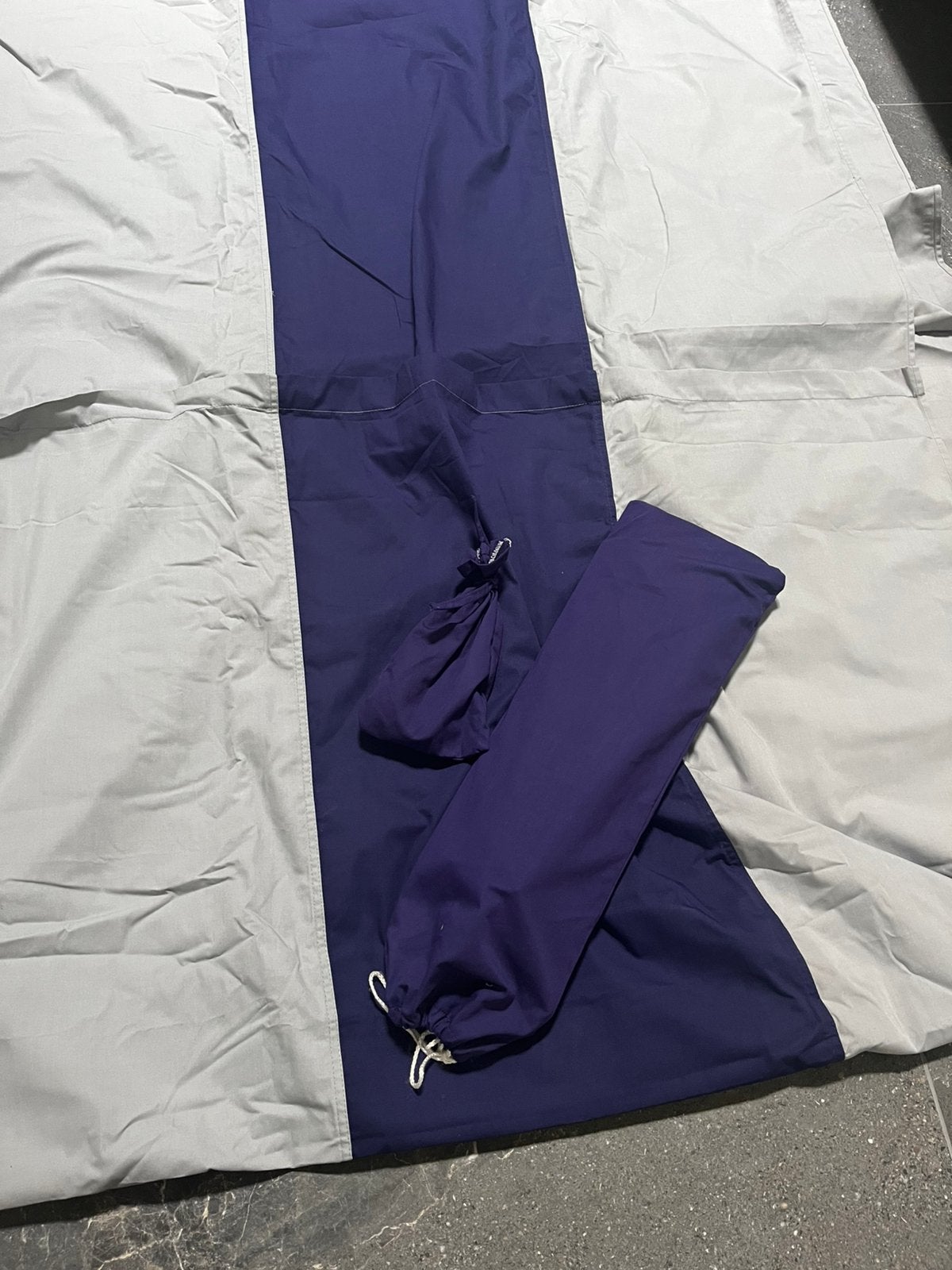 Windscherm ongebruikt. Lichtgrijs met donkerblauw., Caravans en Kamperen, Caravan accessoires, Ophalen of Verzenden, Nieuw