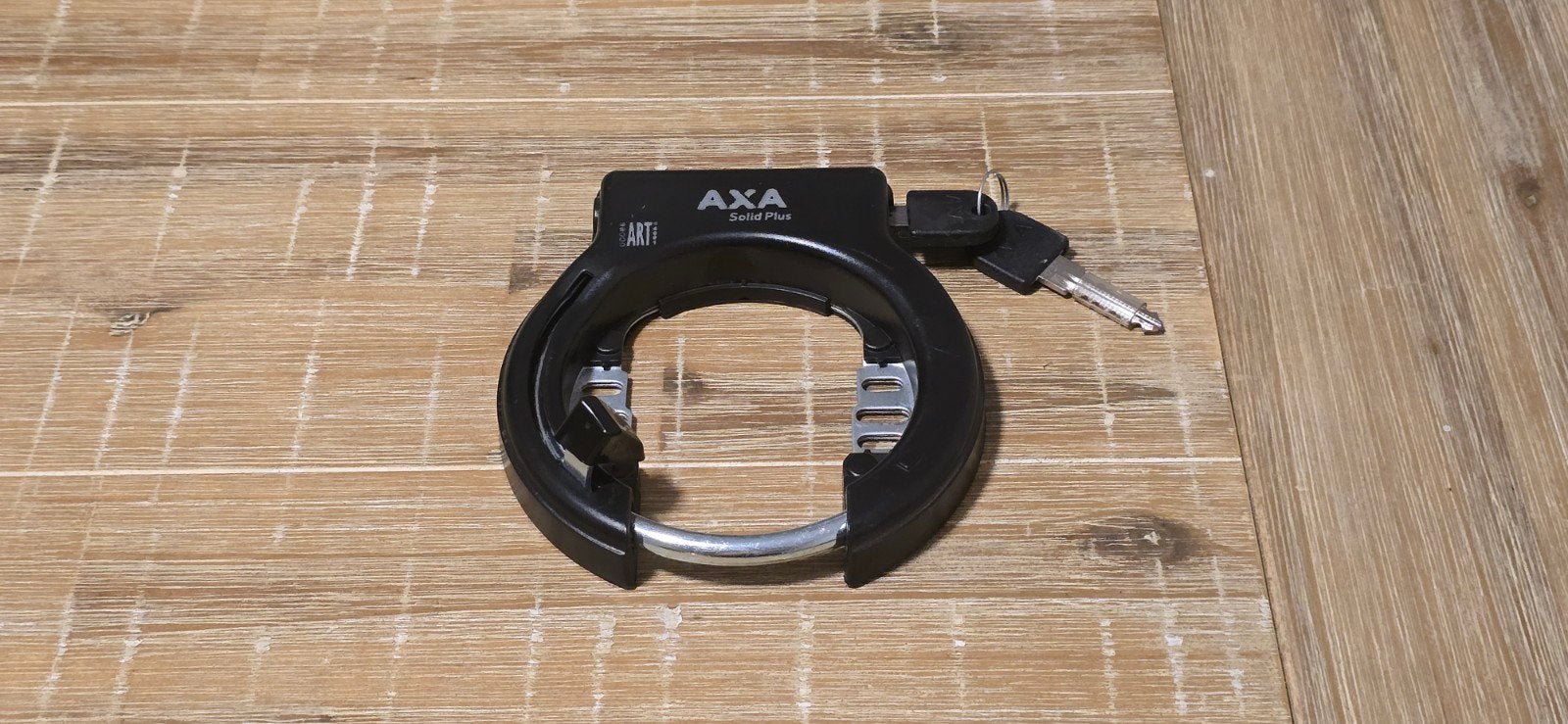AXA, Ophalen of Verzenden, Zo goed als nieuw