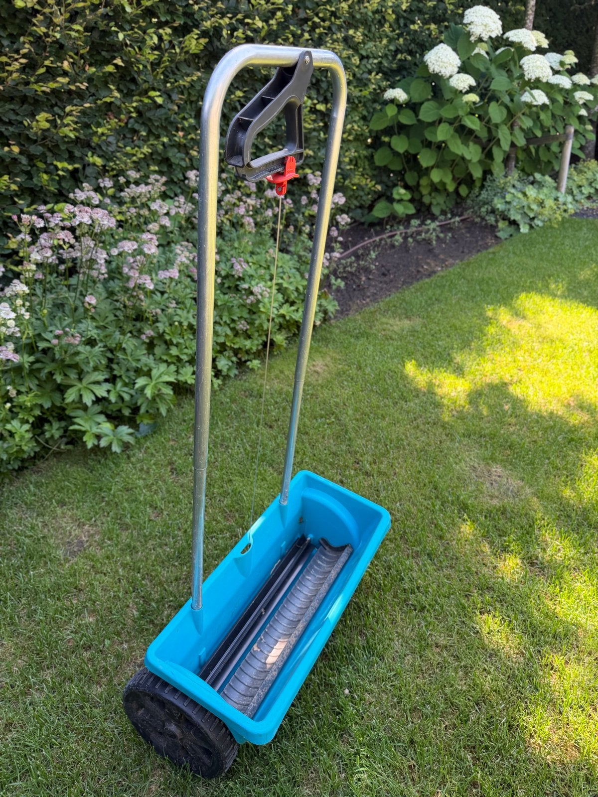 Gardena Strooiwagen - Handige Zaad- en Meststrooier, Ophalen of Verzenden, Overige soorten, Volle zon
