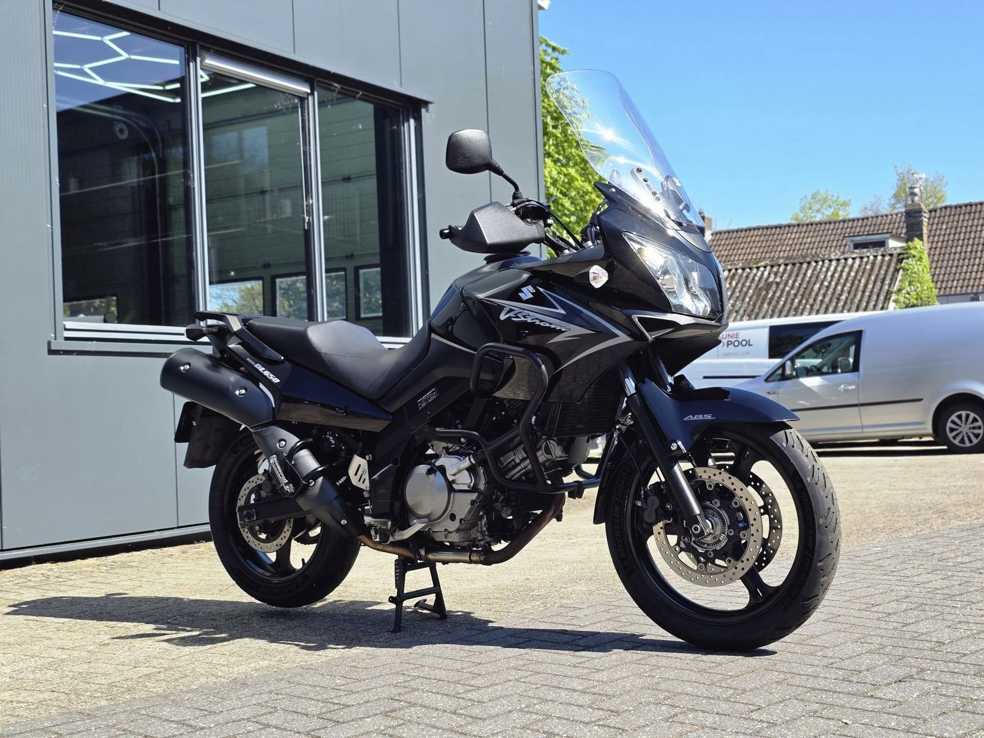 Suzuki All-Road DL 650 V-Strom | Nieuwe Banden |, Motoren, Motoren | Suzuki, Tramweg
9422BM  SMILDE, NL, Bedrijf, Automotive Correct
