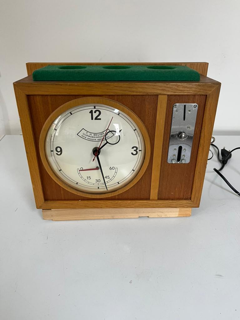 Vintage biljartklok, Ophalen