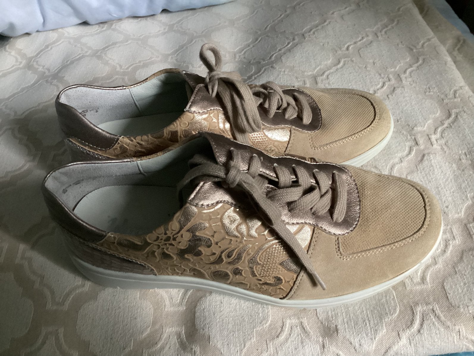 beige damesschoenen maat 42 wijdte K, Ophalen of Verzenden, Zo goed als nieuw, Overige kleuren