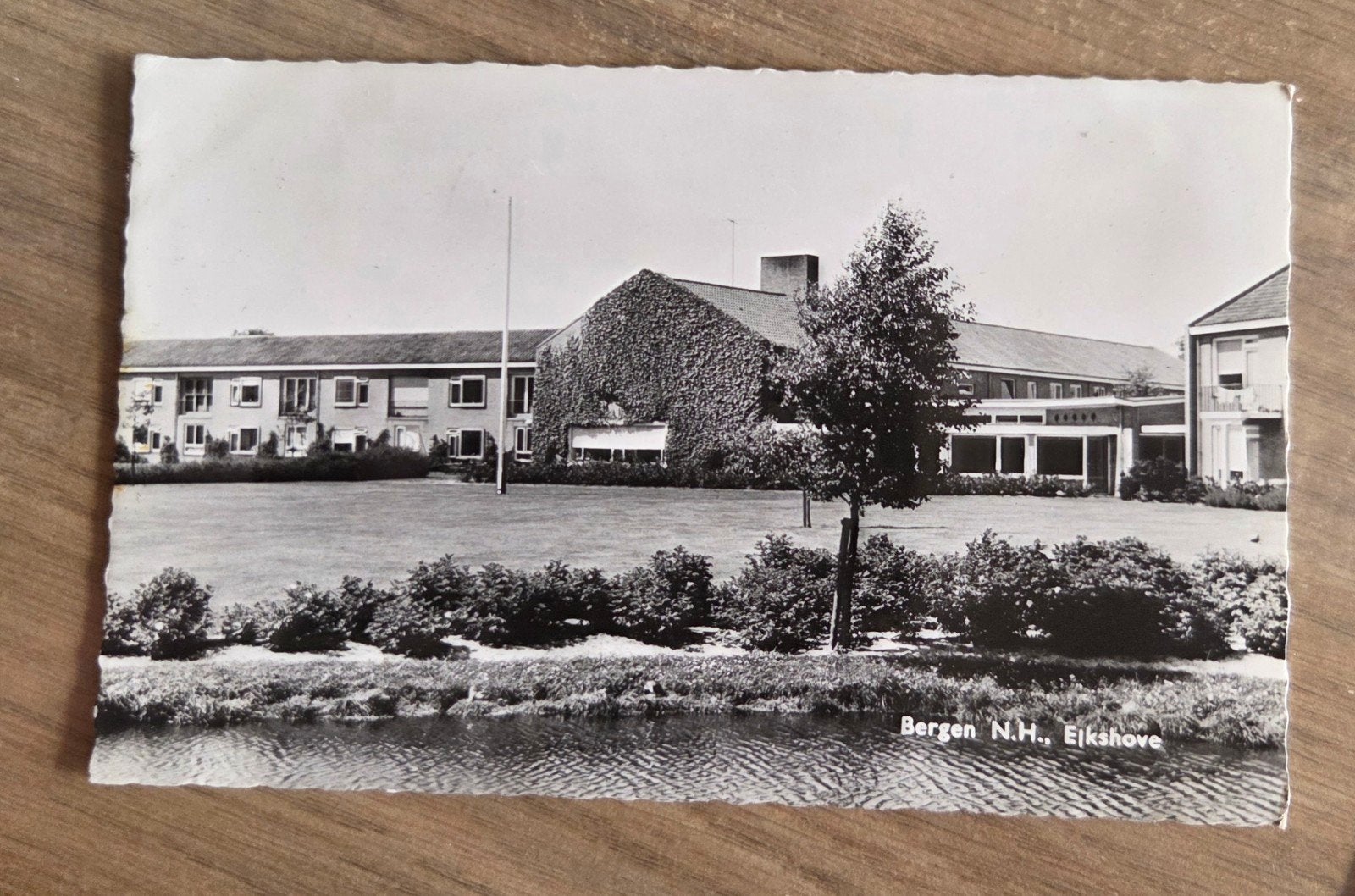 Ansichtkaart Bergen N.H. Eikshove - Gelopen, Verzamelen, Ansichtkaarten | Nederland, Ophalen of Verzenden, 1940 tot 1960, Gelopen