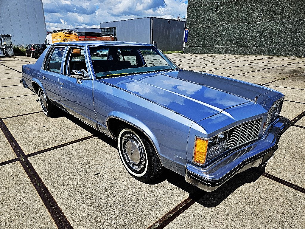 Chevrolet Caprice / Oldsmobile delta 88, Automaat, Stof, 6600 cc, Blauw
