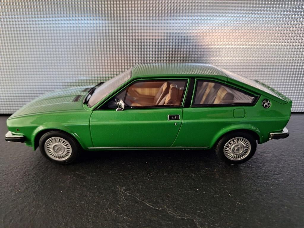 Alfa Romeo Sud Sprint 1976 Schaal 1:18, Hobby en Vrije tijd, Modelauto's | 1:18, Ottomobile, OttOMobile, Auto, Ophalen of Verzenden