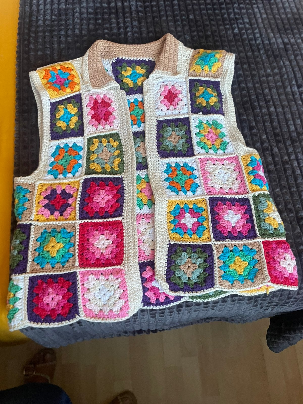 Granny square vestje( mouwloos) M, Kleding | Dames, Ophalen of Verzenden, Zo goed als nieuw, Maat 38/40 (M)