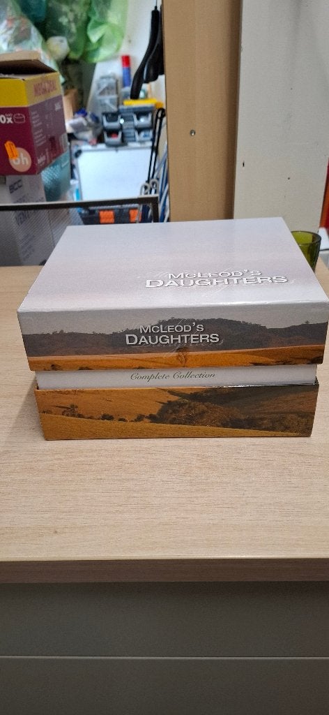 Box McLeod daughters complete serie 54 dvd, Cd's en Dvd's, Engels, Alle leeftijden, Nederlands, Ophalen of Verzenden