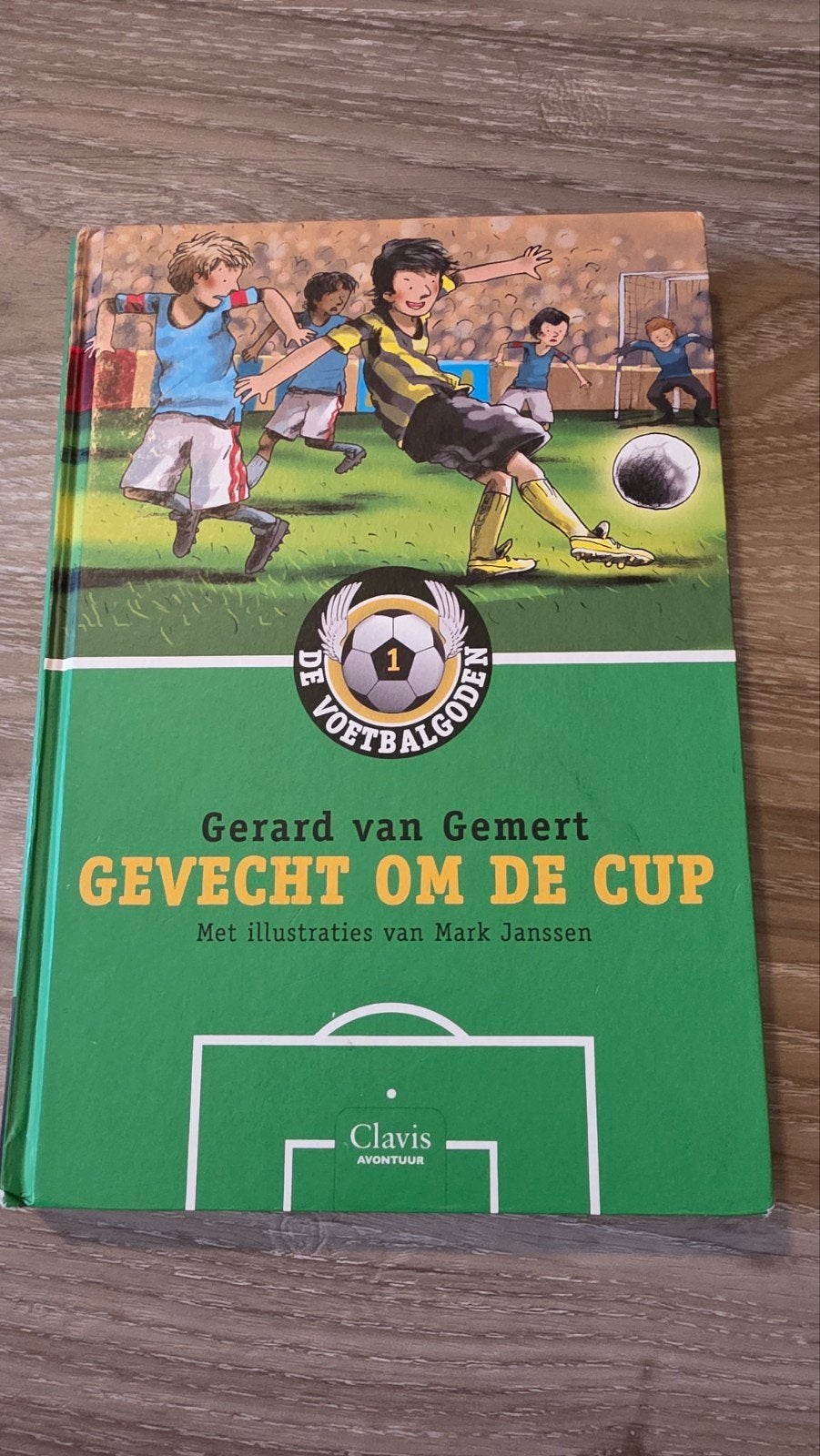 De Voetbalgoden: Gevecht om de Cup - Gerard van Gemert, Boeken, Ophalen of Verzenden, Gelezen, Gerard van Gemert