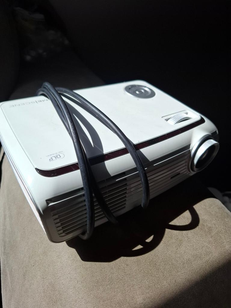 Optoma hd65 30 euro zonder afstand bediening, Ophalen of Verzenden, Zo goed als nieuw