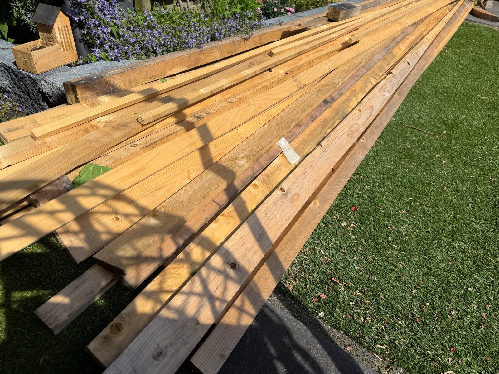 Diverse partij nieuwe pan latjes 6 meter lang., 25 tot 50 mm, Zo goed als nieuw, Plank, 300 cm of meer