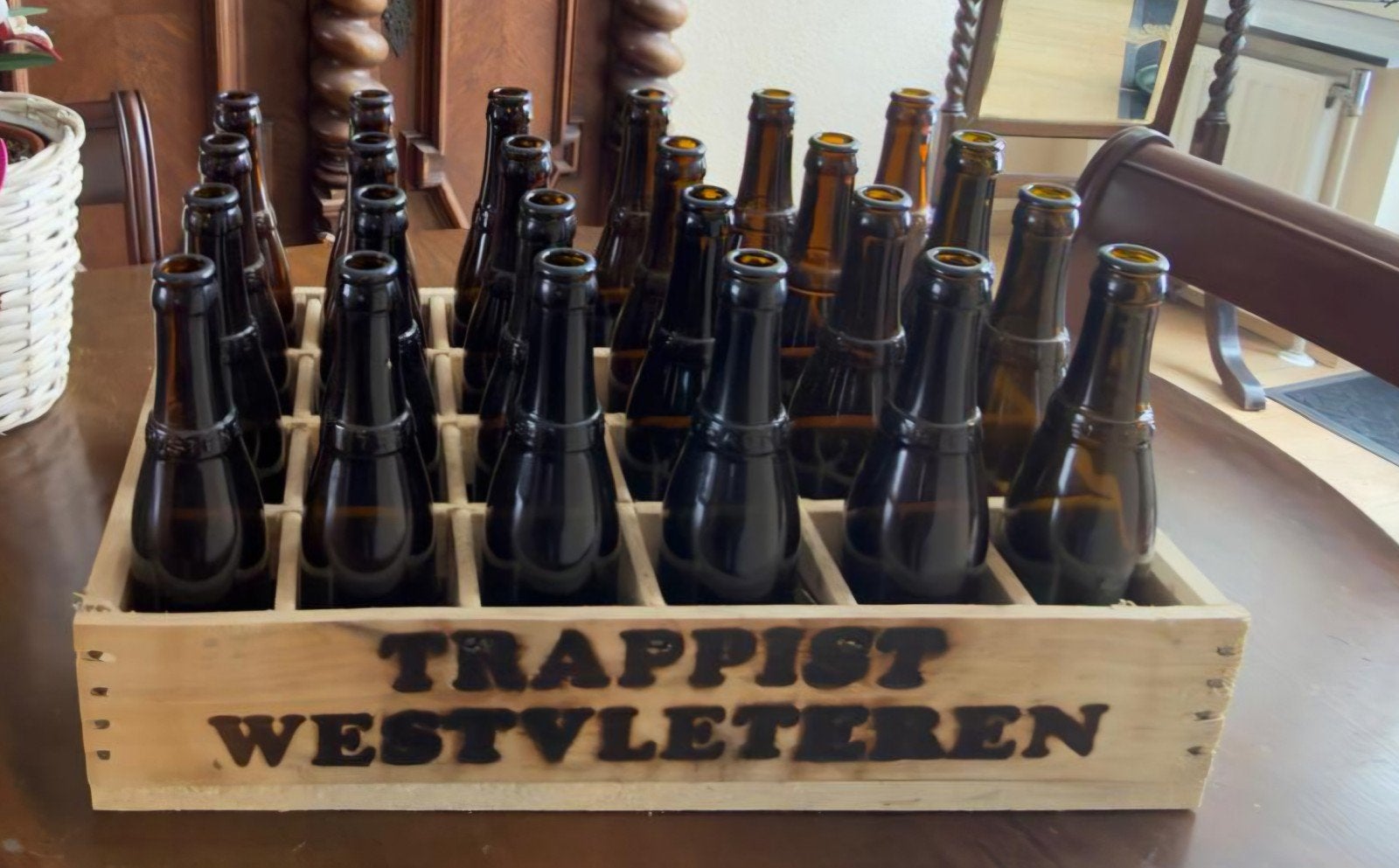 Westvleteren bierkrat met lege flessen, Ophalen