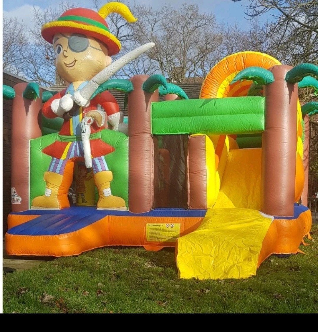 Springkussen Piraat 5x5m met blower en certificaat, Ophalen, Gebruikt