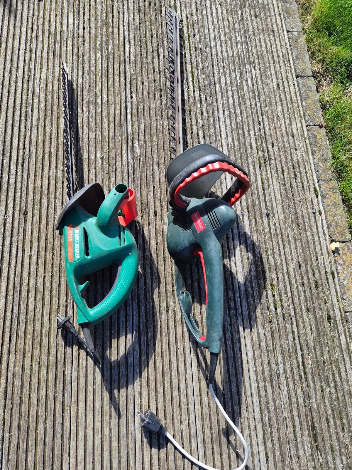 Heggescharen: Metabo (geslepen) en Black & Decker, Ophalen of Verzenden, Gebruikt, Elektrisch
