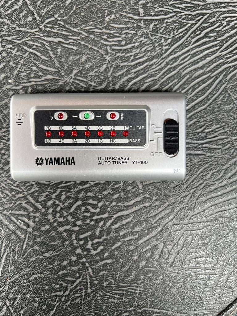 Yamaha YT-100 Gitaar/Bas Auto Tuner €7,50, Muziek en Instrumenten, Ophalen of Verzenden, Zo goed als nieuw