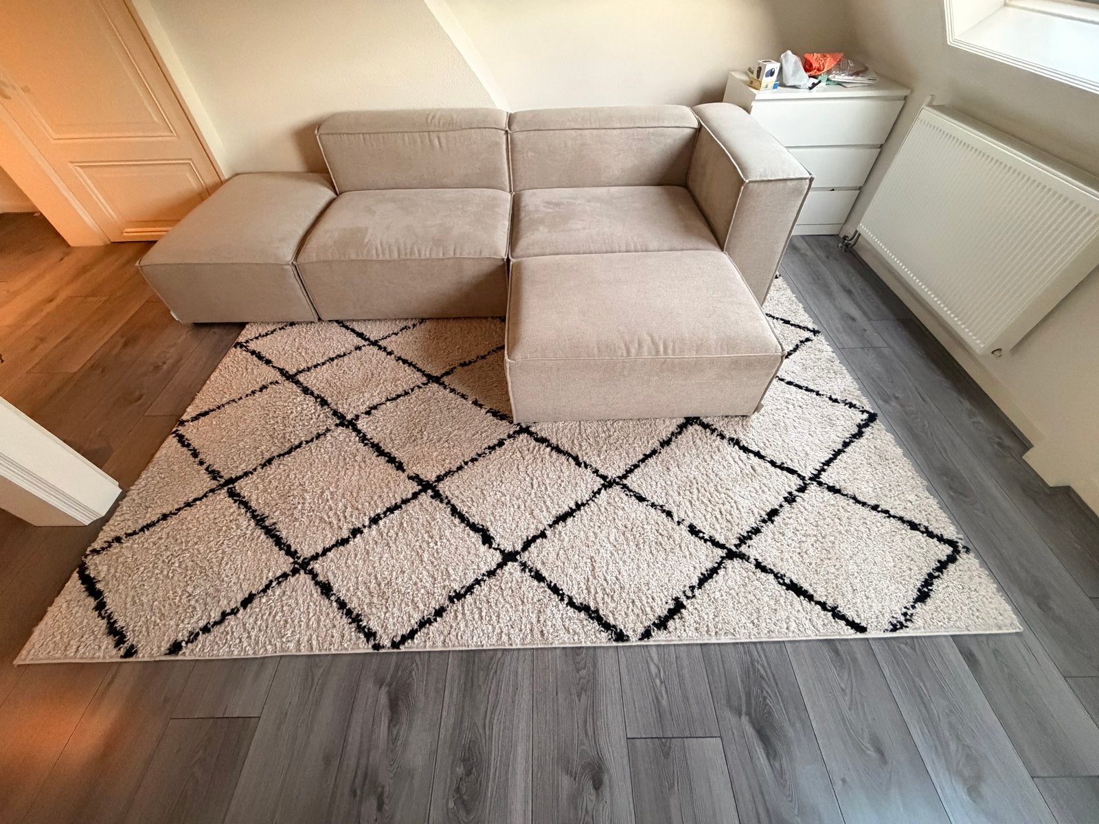 Vloerkleed Grand Lines Cream Black 200x290cm, Ophalen, Zo goed als nieuw, 200 cm of meer, Crème