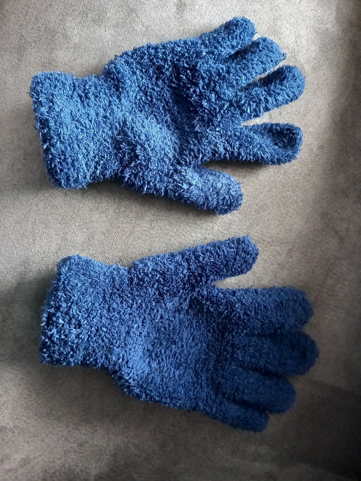 Gratis blauwe pluizige handschoenen, Ophalen of Verzenden, Gedragen, Maat 38/40 (M), Handschoenen
