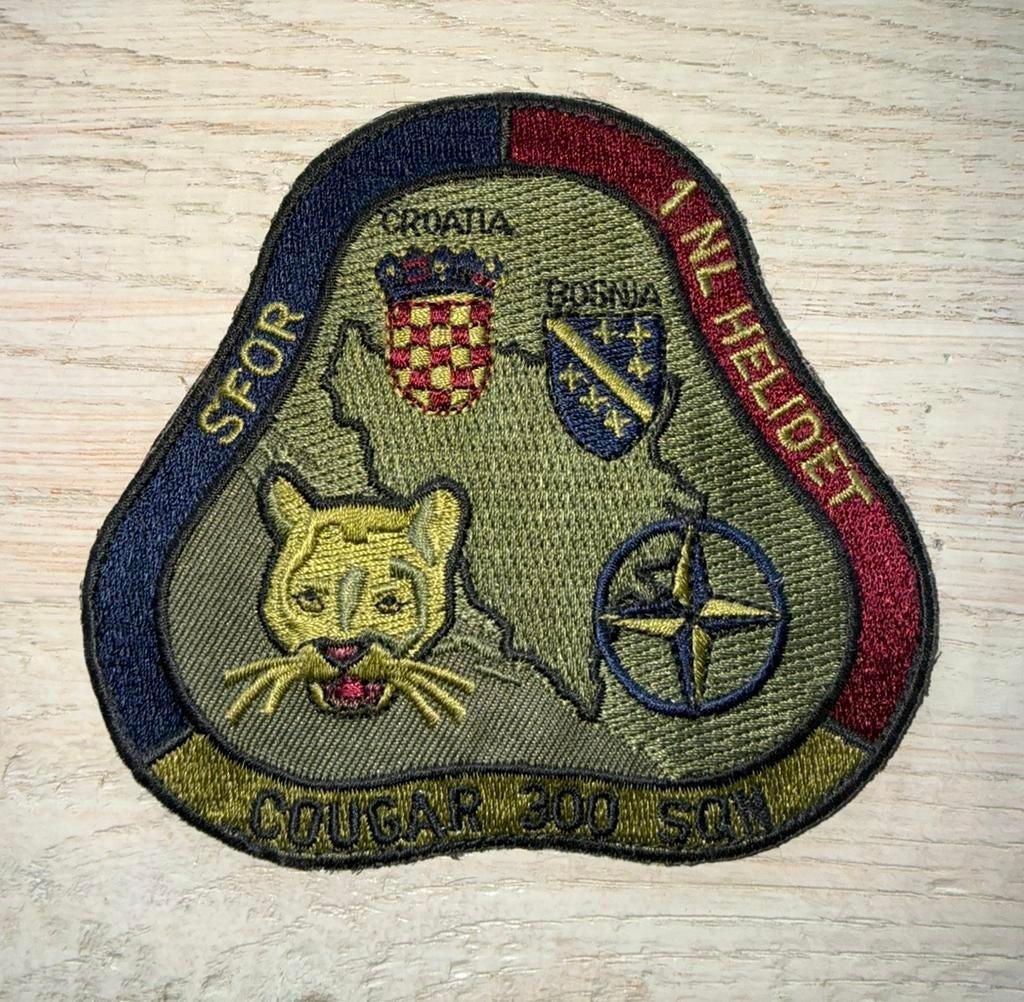 Patch - SFOR Cougar 300 SQN  - Bosnië Kroatië, Ophalen of Verzenden, Luchtmacht, Overige gebieden, Embleem of Badge