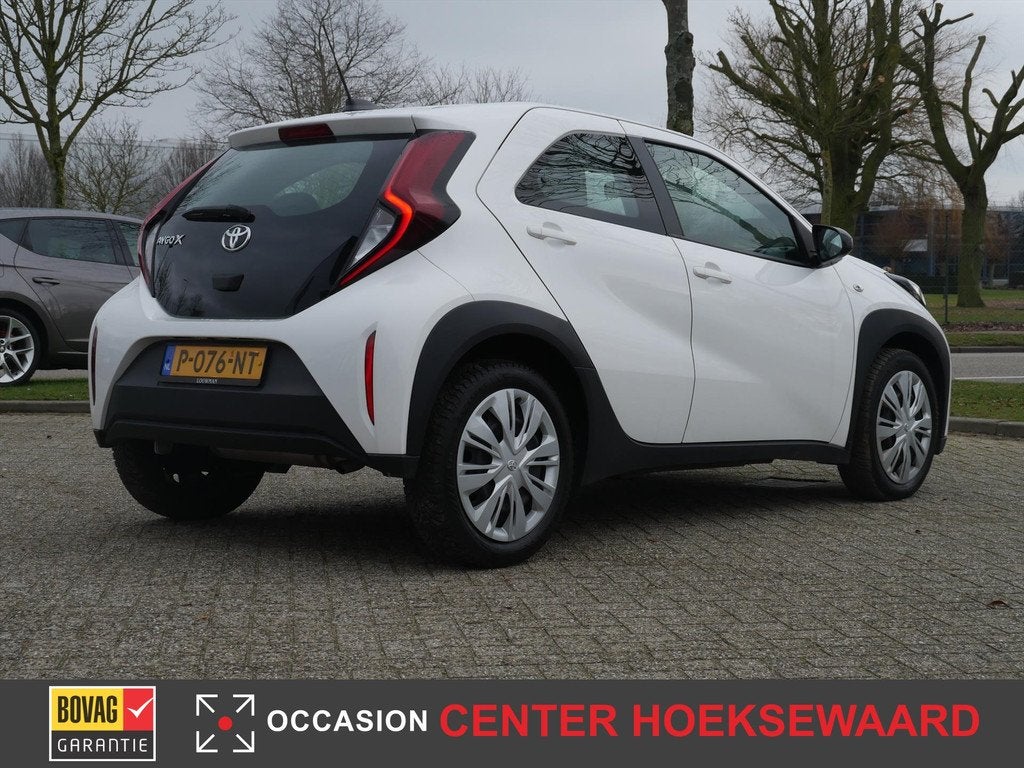 TOYOTA Aygo X 1.0 VVT-i MT 72pk Play | Carplay | Cruise | Ca, Auto's, Toyota, 12 maanden, Stof, Gebruikt, 920 kg