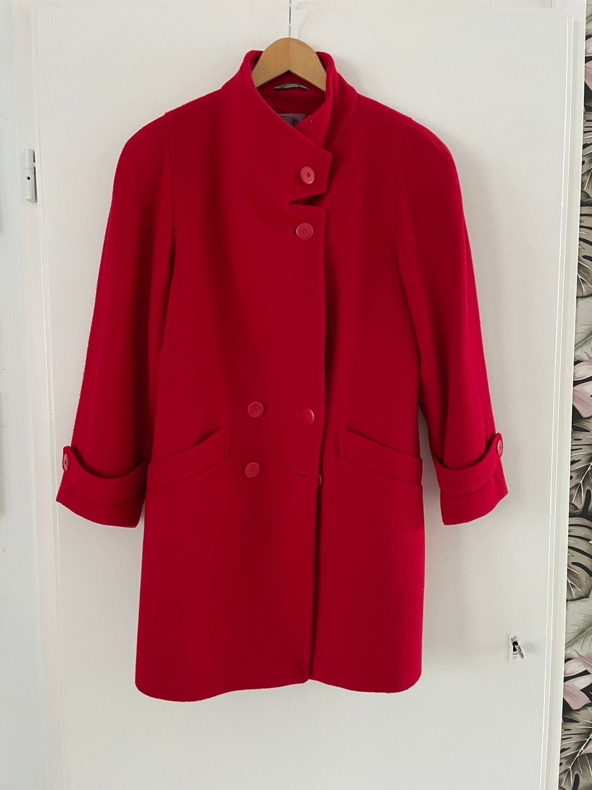 Rode mooie wollen dames jas, Ophalen, Zo goed als nieuw, Maat 38/40 (M), Rood