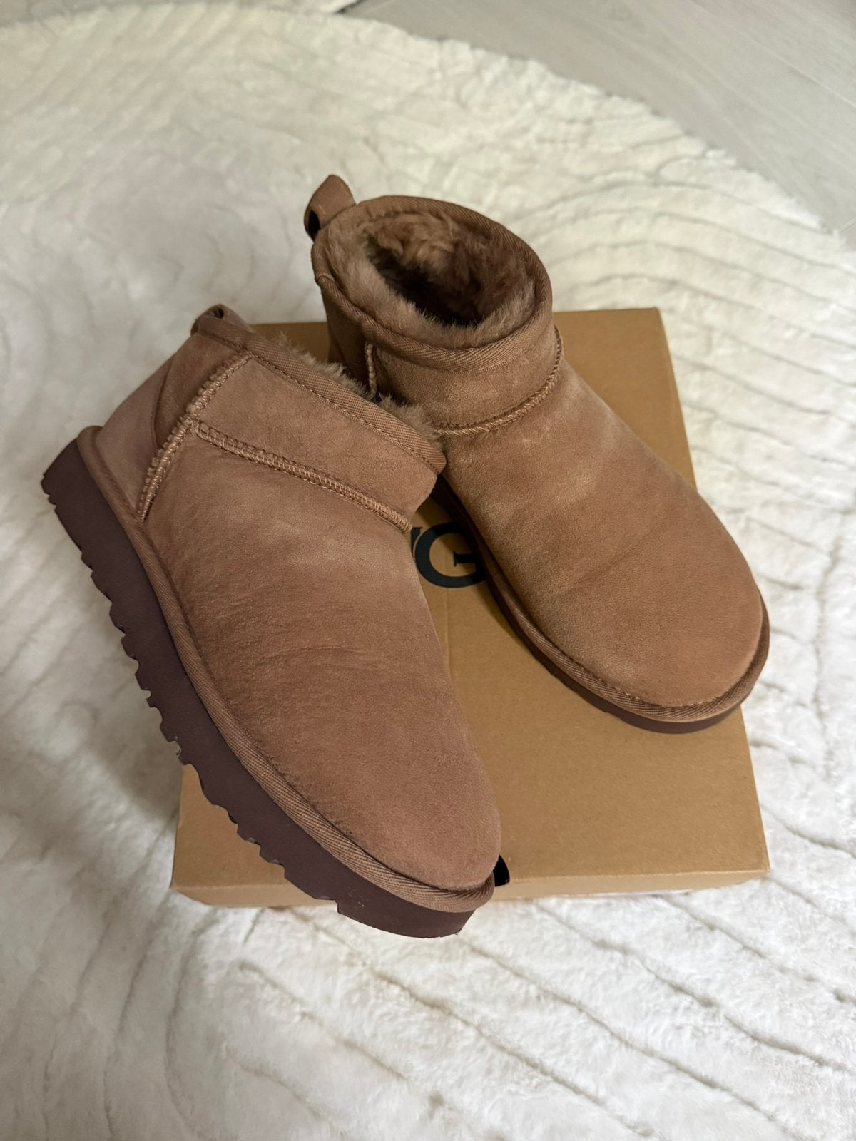 UGG Classic ultra mini maat 38 rocky oak, Kleding | Dames, Schoenen, Ophalen, Bruin, Snowboots, Zo goed als nieuw