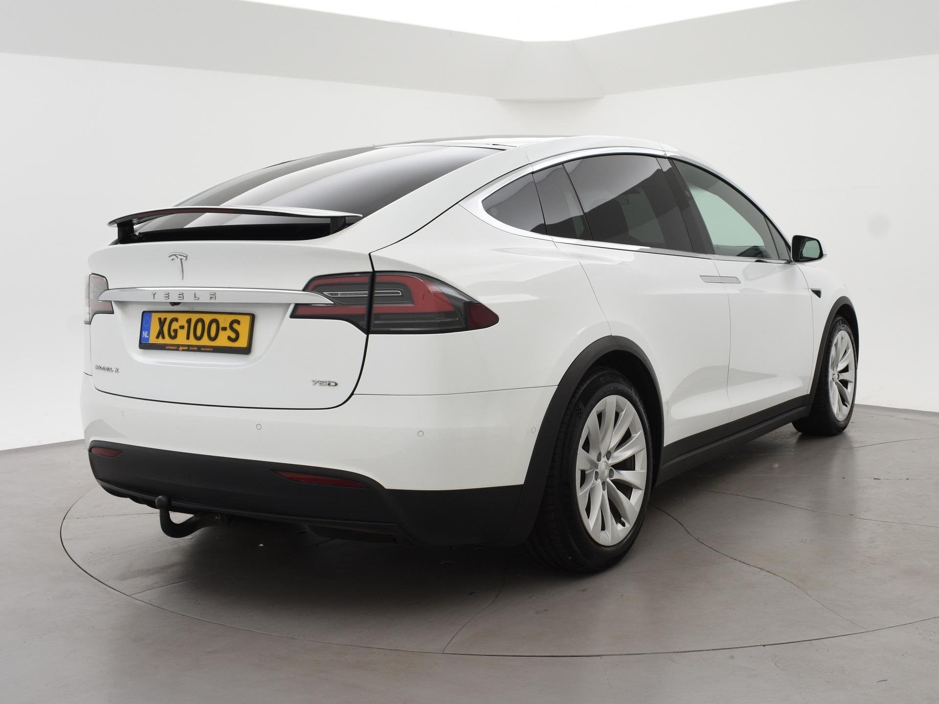 Tesla Model X 75D 333 PK BASE + TREKHAAK 2250 KG | STOELVERW, Auto's, Tesla, Automaat, Model X, Gebruikt, 124 €/maand