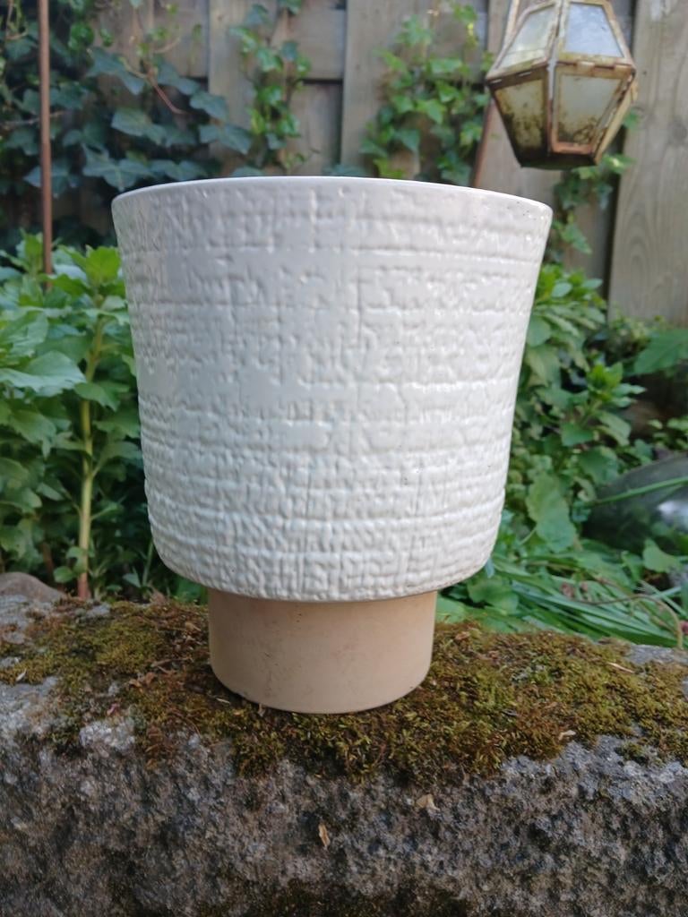 Leuke pot, Tuin en Terras, Bloempotten, Rond, Ophalen of Verzenden, Aardewerk, Minder dan 40 cm