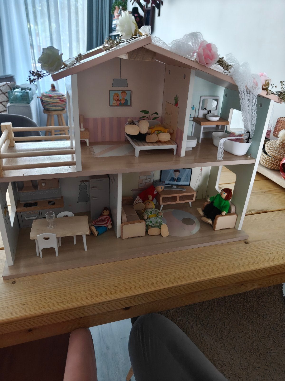 Houten Poppenhuis met Meubels en Poppen