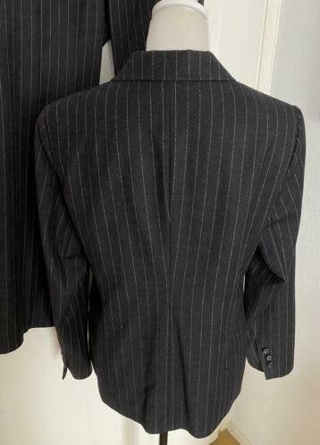 Antonette kostuum; jasje met pantalon maat 42 [DM], Kleding | Dames, Kostuum of Pak, Maat 42/44 (L), Ophalen of Verzenden, Zo goed als nieuw