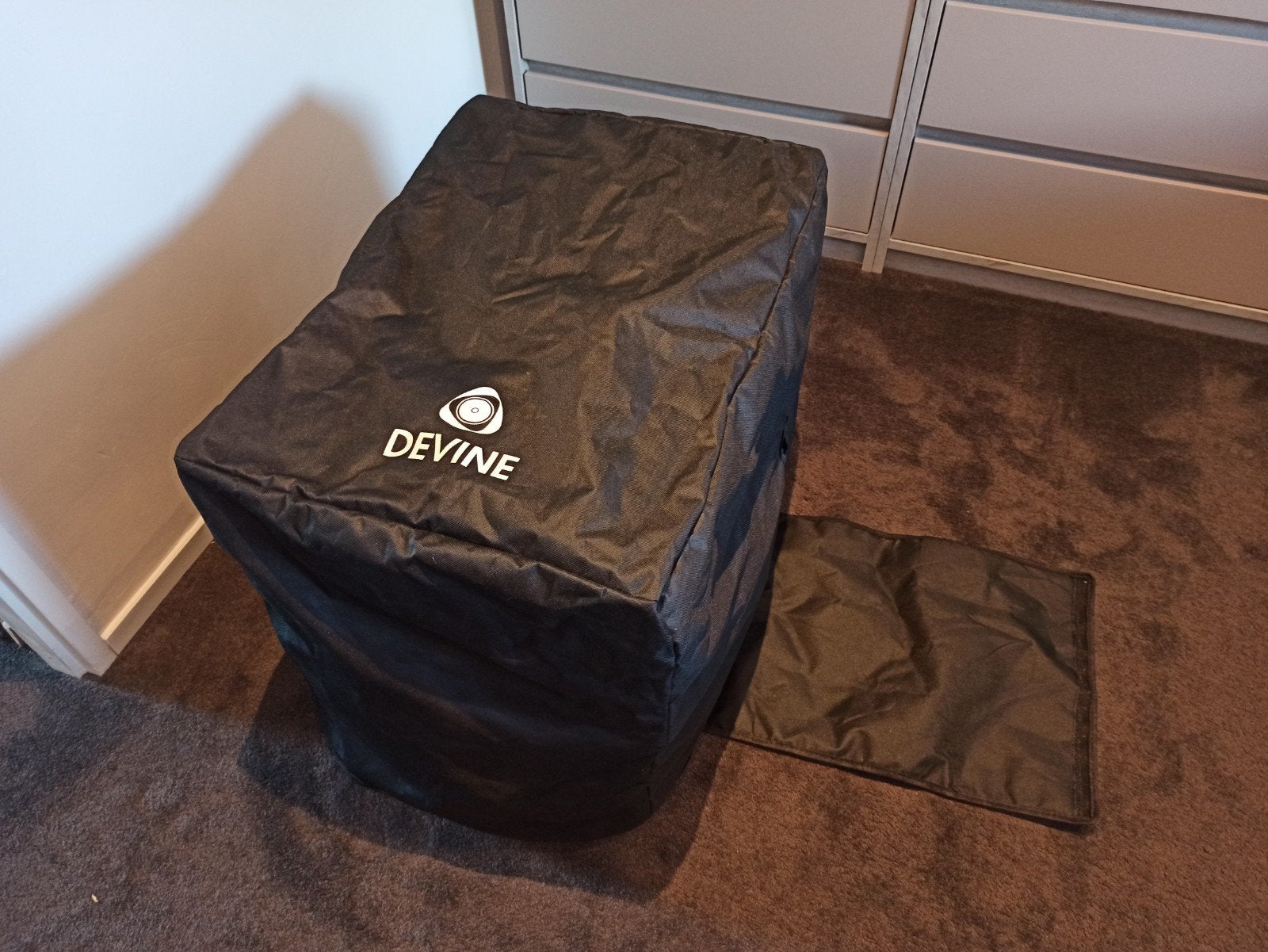 Nieuwe Devine Subwooferhoes - Bescherming voor je subwoofer, Ophalen of Verzenden, Zo goed als nieuw, Overige typen, Overige merken