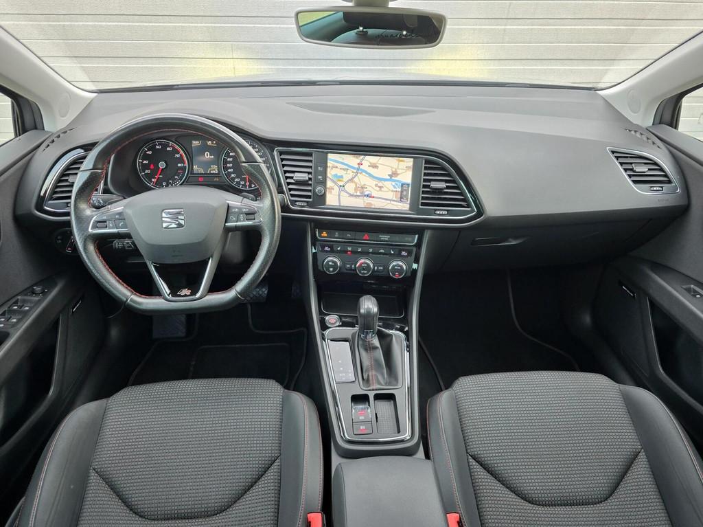 SEAT LEON 1.8 TSI FR|AUTOMAAT|PANO|CARPLAY|CRUISE, 1227 kg, Gebruikt, 4 cilinders, Leder en Stof