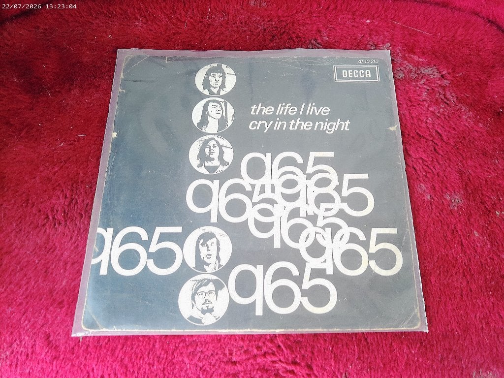 Q65  - The life iI Live / Cry in the night, Cd's en Dvd's, Vinyl Singles, Gebruikt, Fotohoes, 7 inch, Ophalen of Verzenden