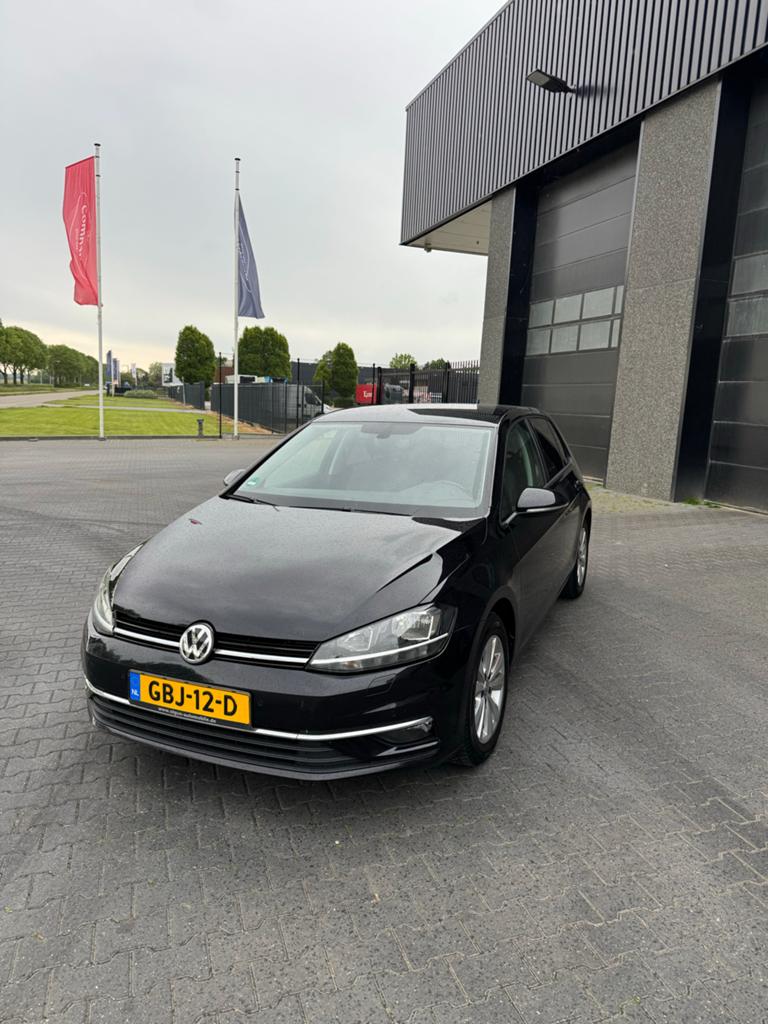 Volkswagen Golf 1.0 TSI 115pk 7-DSG 5D 2019 Zwart, Stof, Zwart, 1165 kg, Zwart
