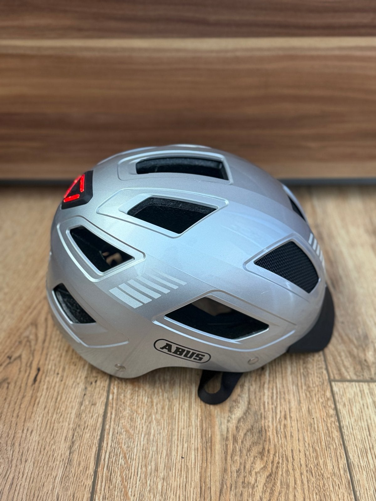 ABUS Hyban 2.0 Fietshelm - Stijlvol en Veilig, Fietsen en Brommers, Fietsaccessoires | Fietshelmen, Ophalen of Verzenden, Zo goed als nieuw