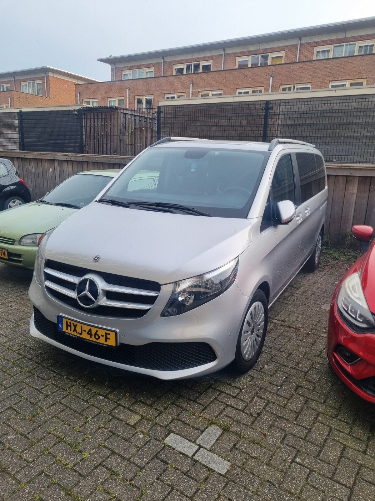 Mercedes-Benz Mercedes 2019 Grijs, Auto's, Mercedes-Benz, 4 cilinders, 2500 kg, 163 pk, Diesel