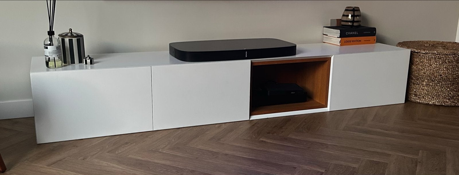 Modern wit tv-meubel met opbergruimte, Ophalen, Eikenhout, Zo goed als nieuw, 200 cm of meer