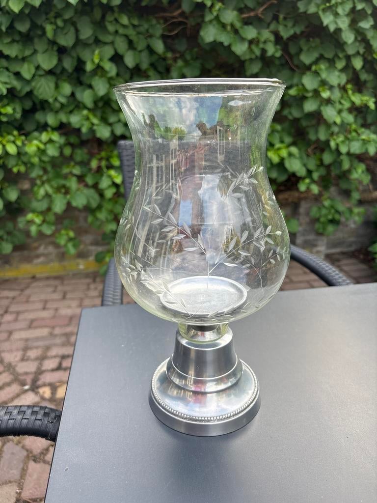 Brocante glazen windlicht / vaas op metalen voet – 31 cm, Ophalen