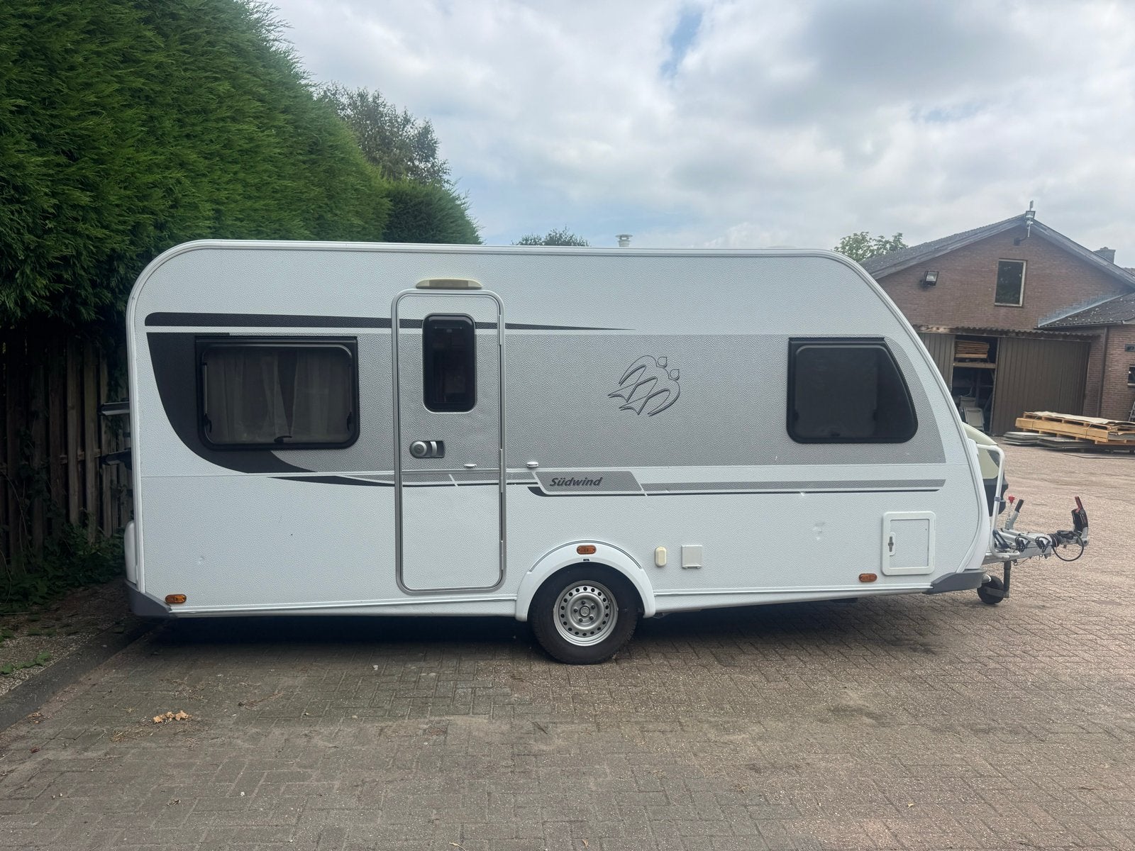 Knaus Sudwind Caravan Bj 2015 Fietsenrek en Rondzit, Vast bed, Rondzit, Bedrijf, 5 tot 6 meter