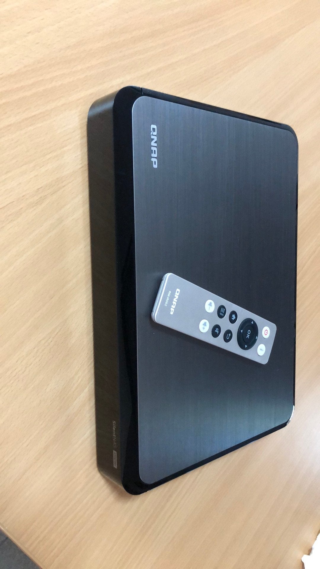 QNAP SilentNAS HS-251, Verzenden, Niet werkend