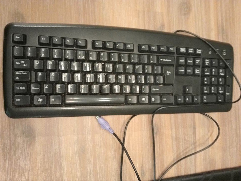 Bedraad toetsenbord met Qwerty indeling, Computers en Software, Gebruikt, Ophalen of Verzenden, Qwerty, Numeriek gedeelte
