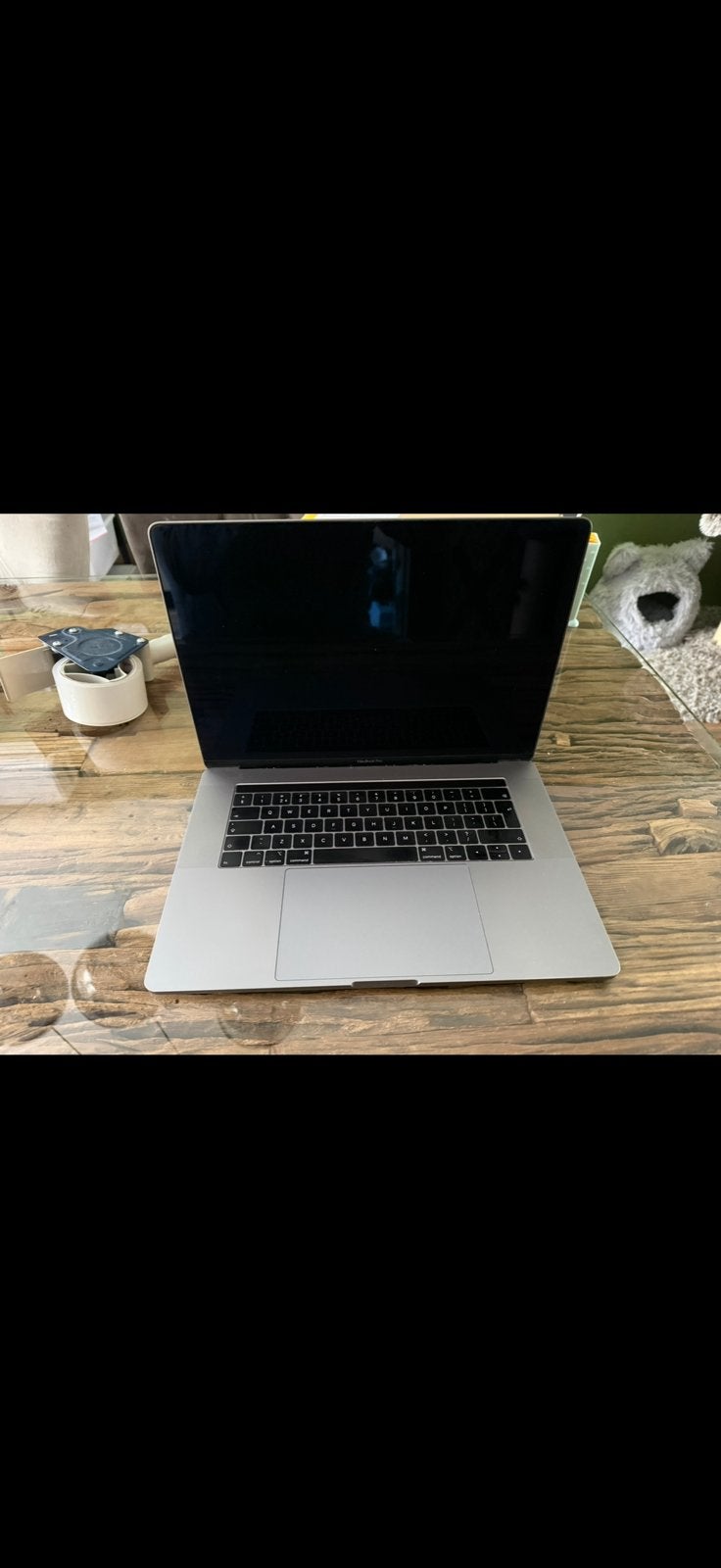 Macbook pro 15 2019 touchbar i7 16gb DEFECT, Computers en Software, Apple Macbooks, MacBook Pro, Gebruikt, 2 tot 3 Ghz, 15 inch