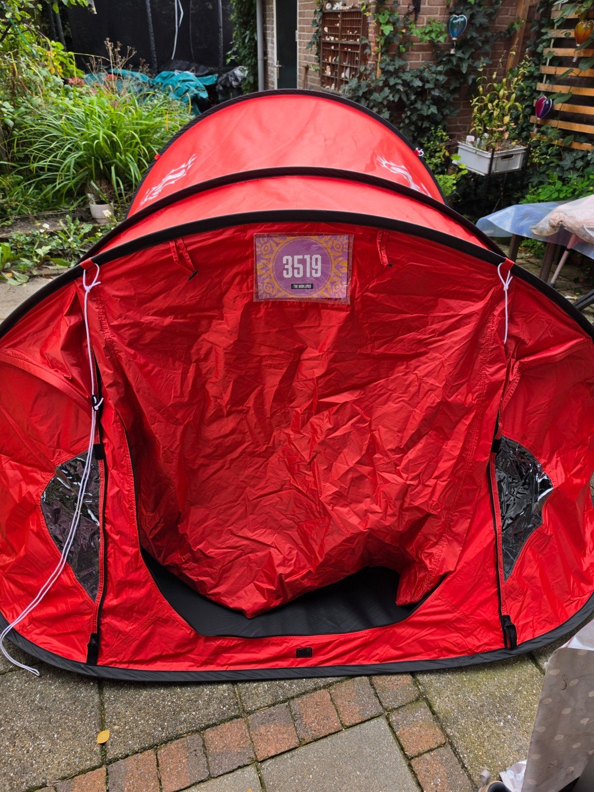 Defqon.1 Sacred Oath pop-up tent – 2 persoons – compleet, Ophalen, Zo goed als nieuw, Tot en met 2